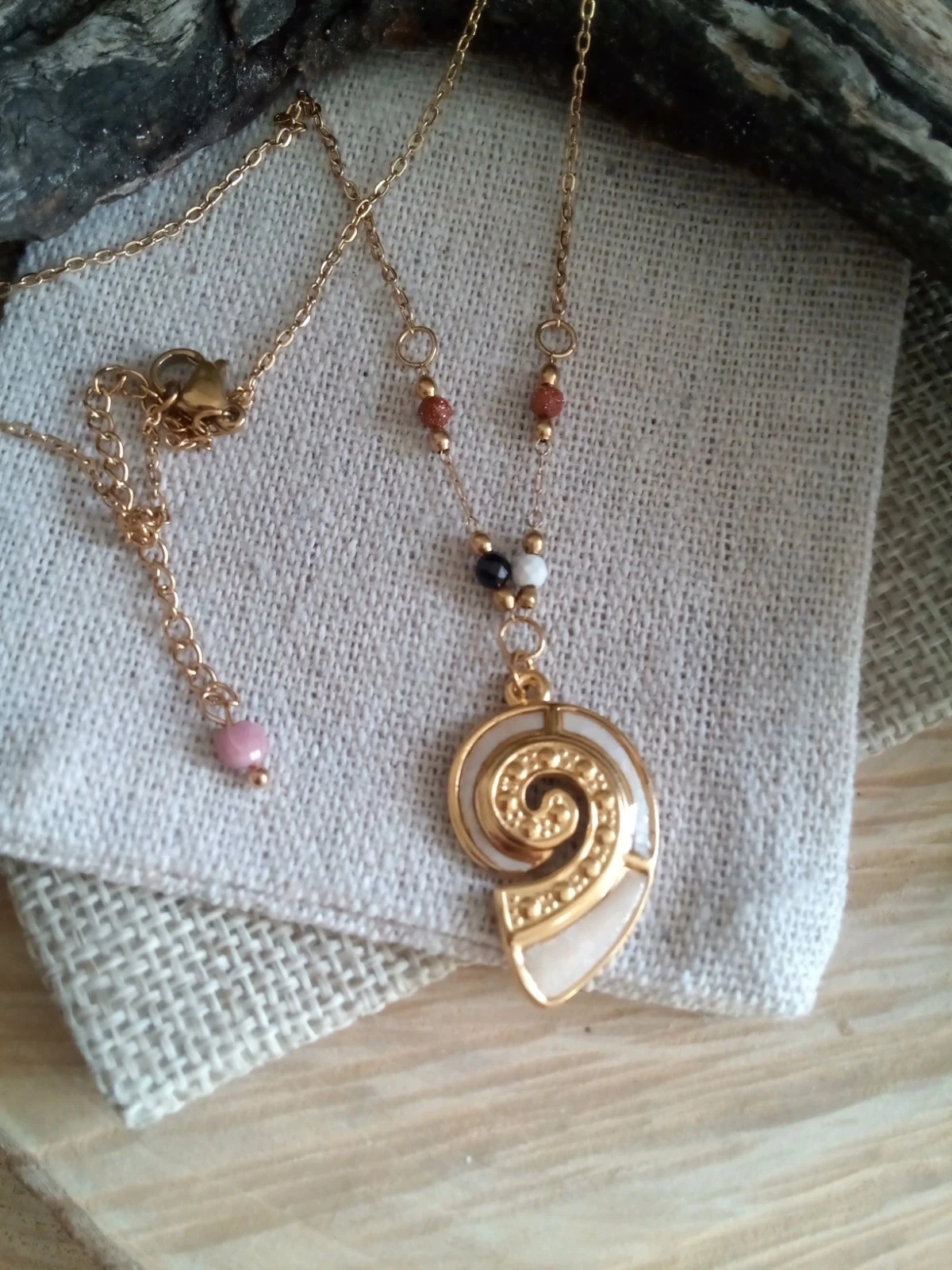 Collier pendentif conque en n'acre naturelle – photo 3